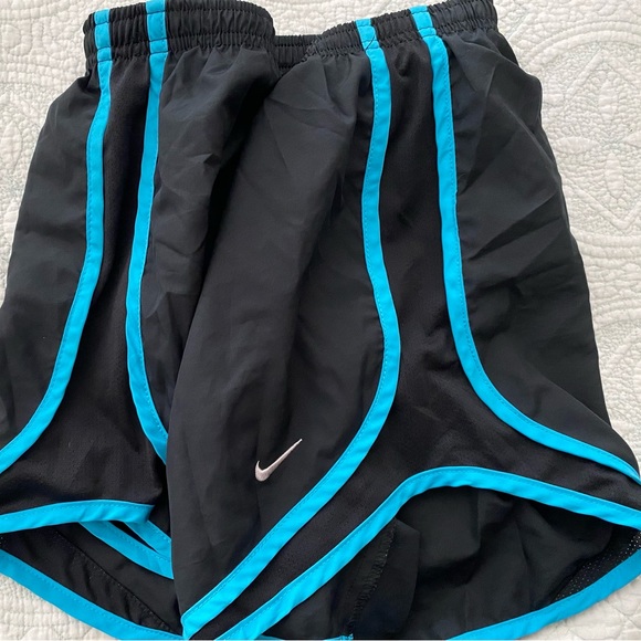 Nike Dri-Fit M Black & Blue NWOT - Picture 1 of 2